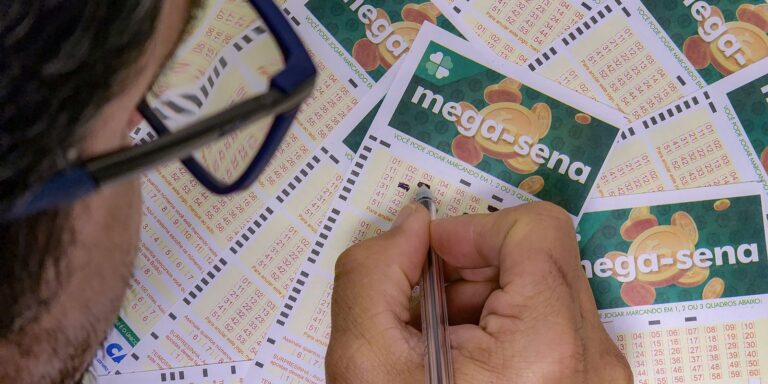 Mega-Sena acumula e prêmio principal vai para R$ 45 milhões mega-sena-acumula-e-premio-principal-vai-para-r$-45-milhoes