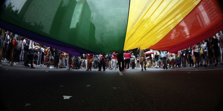 MPF pede suspensão de norma do CFM sobre terapia para jovens trans mpf-pede-suspensao-de-norma-do-cfm-sobre-terapia-para-jovens-trans