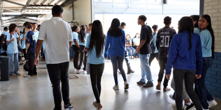 Pé-de-Meia: nascidos em julho e agosto recebem hoje parcela de R$ 200 pe-de-meia:-nascidos-em-julho-e-agosto-recebem-hoje-parcela-de-r$-200