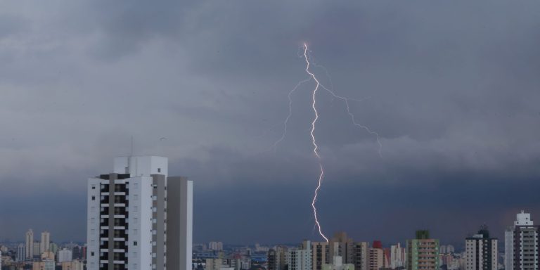 São Paulo terá mais chuvas fortes no fim da tarde desta quinta (15) sao-paulo-tera-mais-chuvas-fortes-no-fim-da-tarde-desta-quinta-(15)