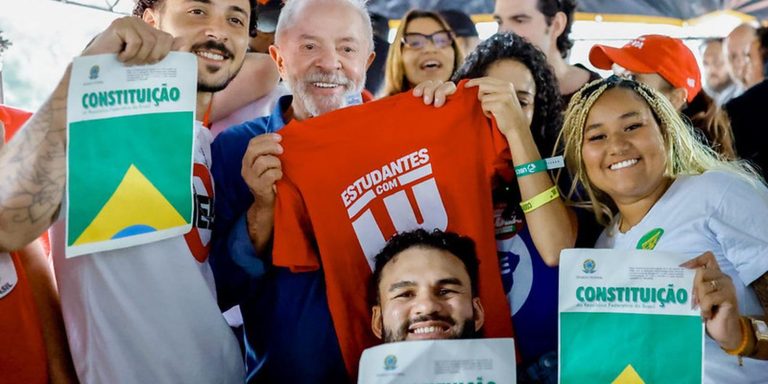 Lula garante versão universitária do Pé de Meia caso seja reeleito lula-garante-versao-universitaria-do-pe-de-meia-caso-seja-reeleito