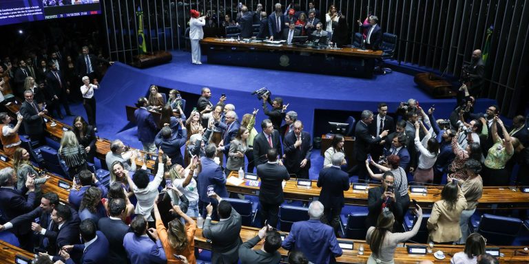 Imprensa estrangeira vê vitória de Lula em aprovação do fim da 6×1 imprensa-estrangeira-ve-vitoria-de-lula-em-aprovacao-do-fim-da-6×1
